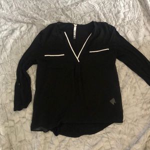 Kensie Blouse, Medium.